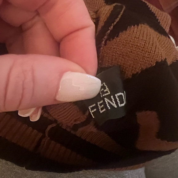 Authentic Fendi beanie hat - Picture 6 of 7